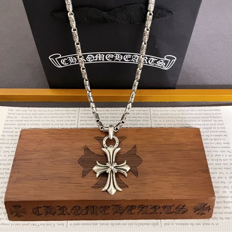 Ch**me He**ts necklaces